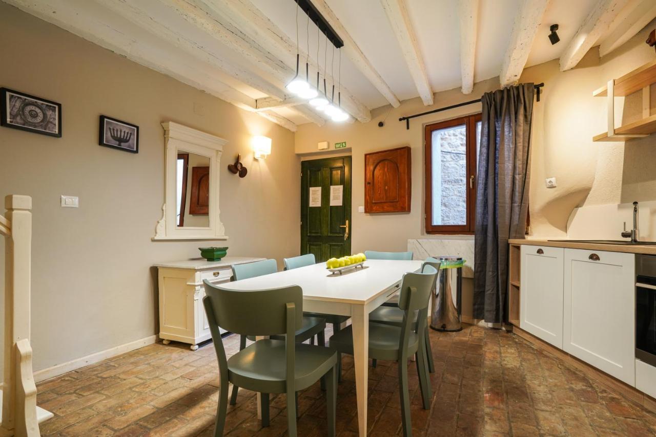 Deluxe Apartment Casa Flores With Sea View & Terrace Rovinj Exterior photo