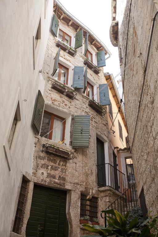 Deluxe Apartment Casa Flores With Sea View & Terrace Rovinj Room photo